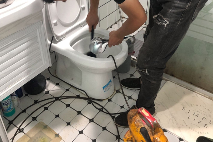 饶阳马桶堵塞自己疏通还是找师傅?专业上门服务让你省时更省心