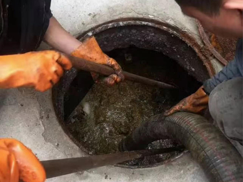 饶阳清理化粪池时如何避免沼气的危害?